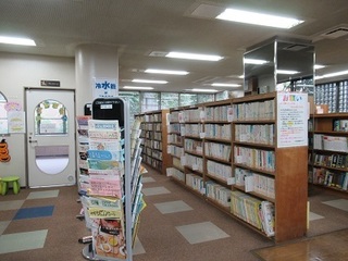 図書コーナー.jpg