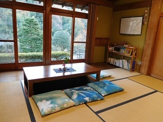 絵本のある部屋.jpg 絵本のある部屋.jpg