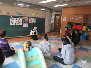プレイルームでおはなし会.jpg プレイルームでおはなし会.jpg