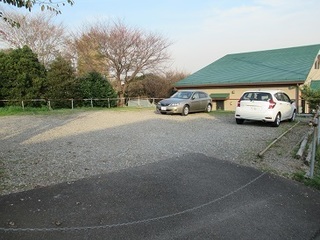 駐車場.jpg 駐車場.jpg